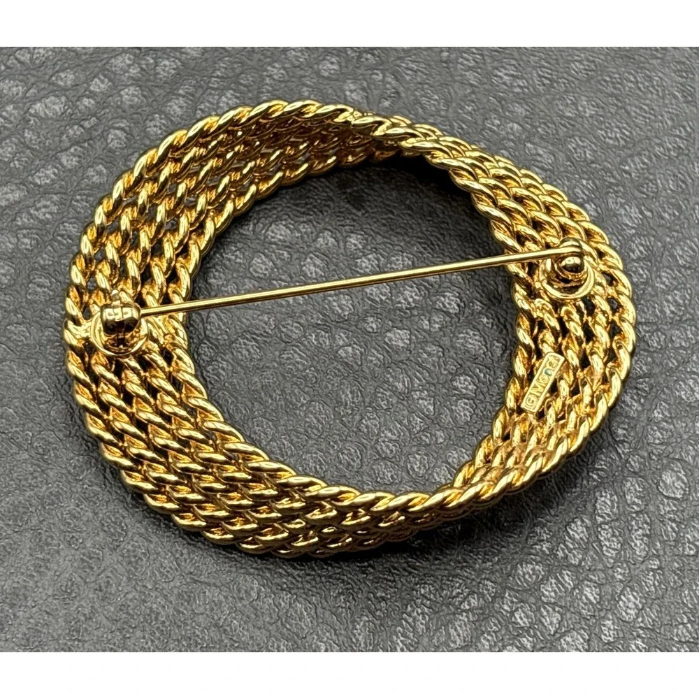 Monet 80s Twisted Rope Circle Brooch Pin Gold Tone